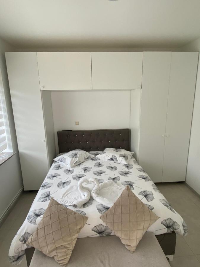 1-E Superbe Appartement Lumineux 沙勒罗瓦 外观 照片
