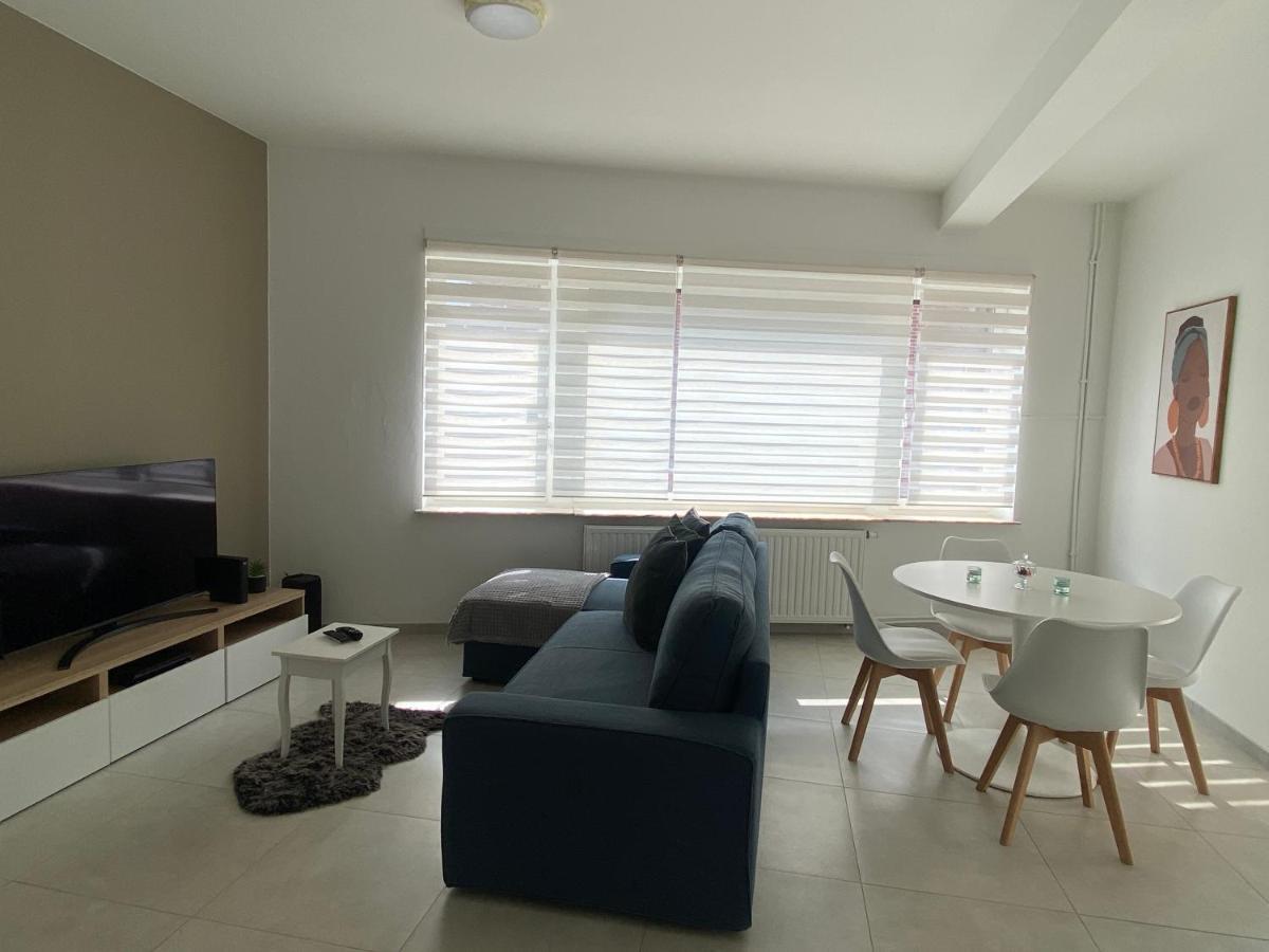 1-E Superbe Appartement Lumineux 沙勒罗瓦 外观 照片