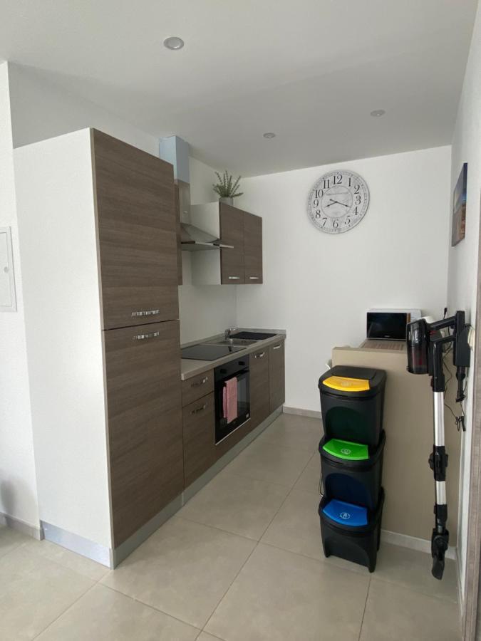 1-E Superbe Appartement Lumineux 沙勒罗瓦 外观 照片
