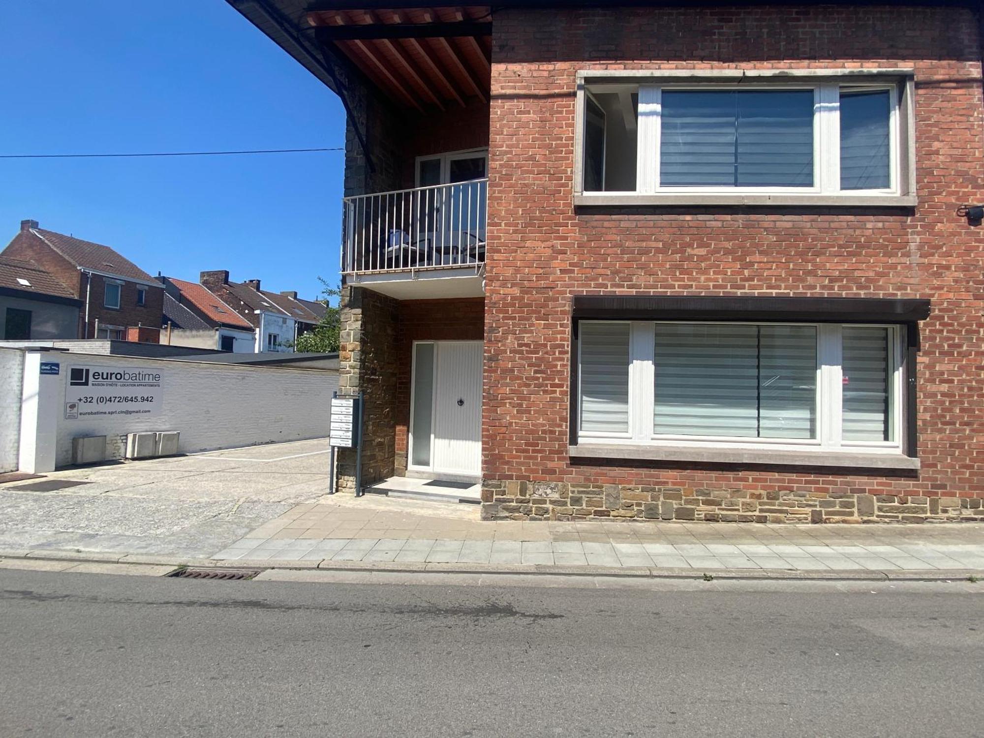 1-E Superbe Appartement Lumineux 沙勒罗瓦 外观 照片